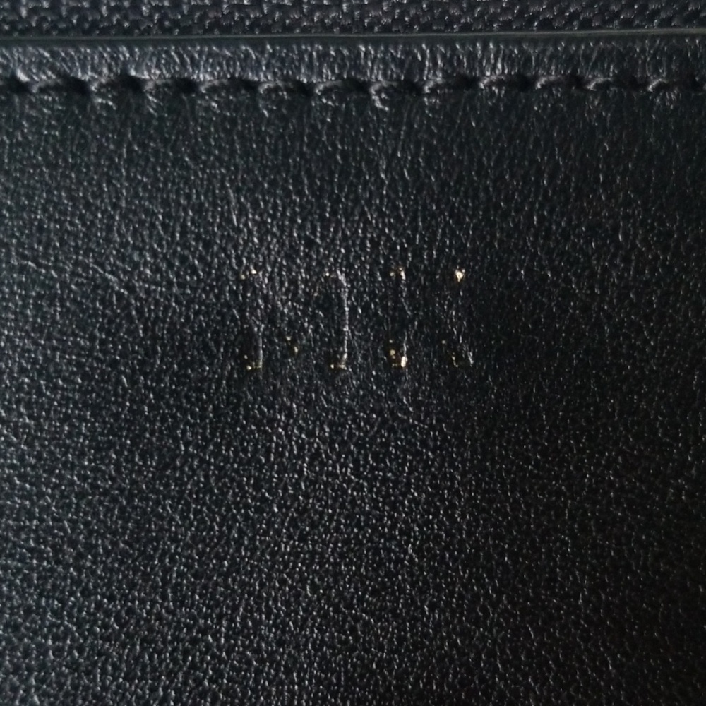 Coach Manhattan Pouch in all black - Picture 7 of 10